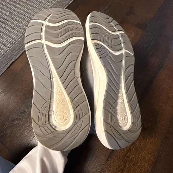 Kizik mens Athens 2 hands free tennis shoes size 10.5 gray casual slip ons comfo - Picture 7 of 7